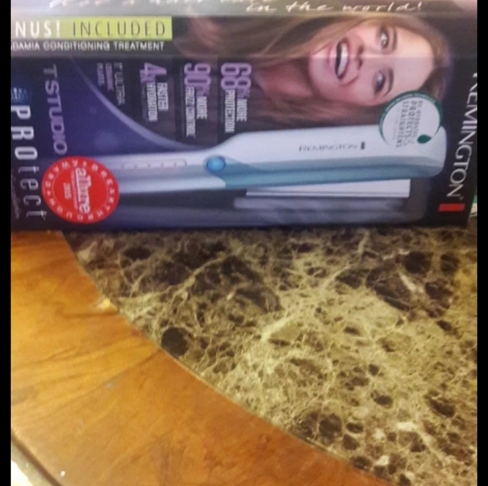 Woman hair straighter💎💎